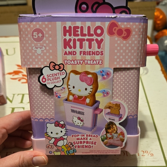 Hello Kitty Other - Hello Kitty and Friends Toasty Treatz